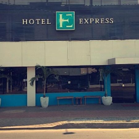 Hotel Express - Leva E Busca No Aeroporto Gratis 24 Horas Várzea Grande Buitenkant foto