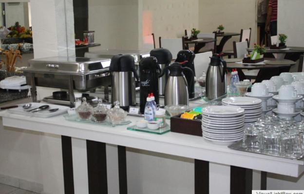 Hotel Express - Leva E Busca No Aeroporto Gratis 24 Horas Várzea Grande Buitenkant foto